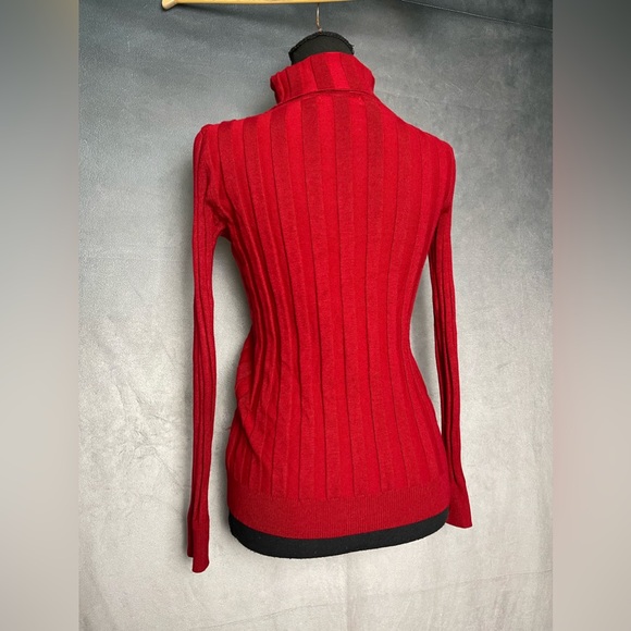 Red knit turtleneck sweater size small - Picture 4 of 6